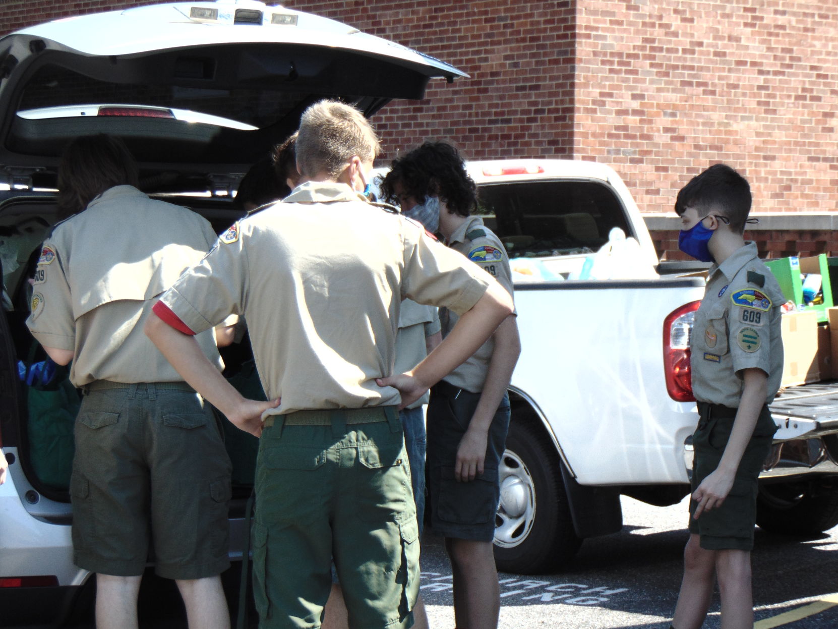 Boy Scouts food drive (10).JPG